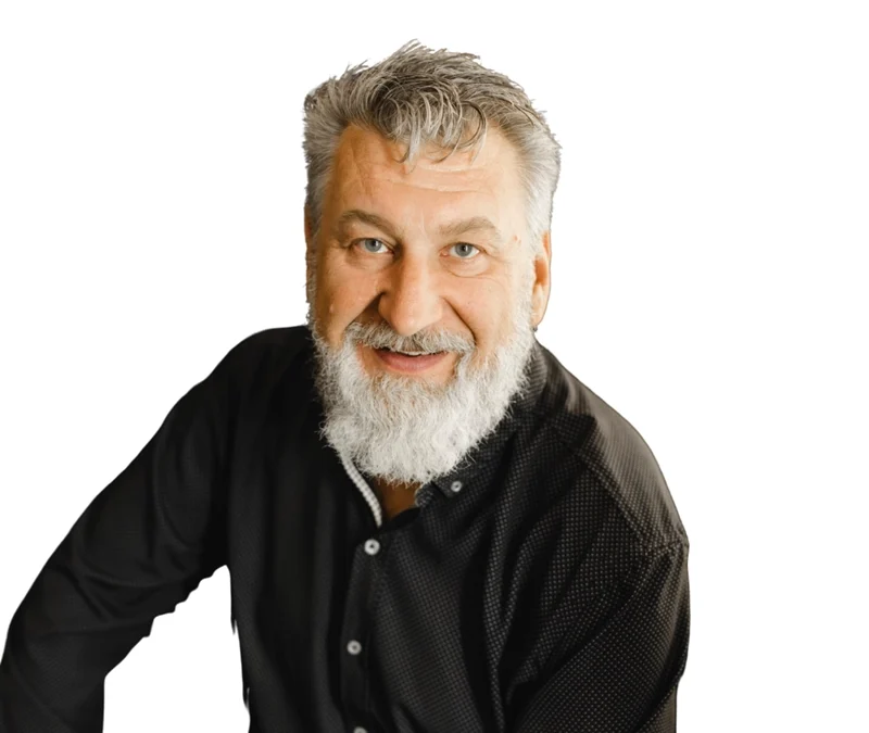 Wayne Esau
